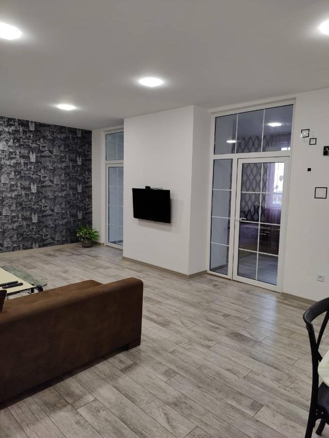 Modern Apartment In The Center With The View Of The Majestic Ararat Jereván Kültér fotó