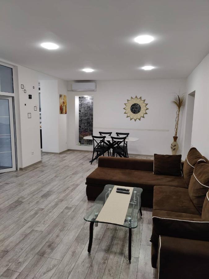 Modern Apartment In The Center With The View Of The Majestic Ararat Jereván Kültér fotó